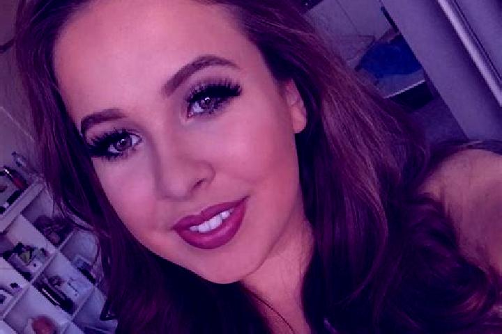 Willow, 22, a red dark-eyed caribbean companion based in Gunnam. Offering Roleplay, CIM, Fetish, Domination, Girlfriend Experience. Available for incall and ...