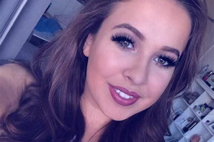 Willow, 23, a blonde brown-eyed latina companion based in Geghanist. Offering Roleplay, BDSM, Domination, Erotic Massage. Available for incall and outcall, d...