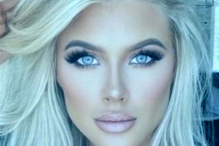 Willow, 23, a platinum blonde blue-eyed latina companion based in Rocky Ripple. Offering OWO, Erotic Massage, Striptease. Available for incall and outcall, o...