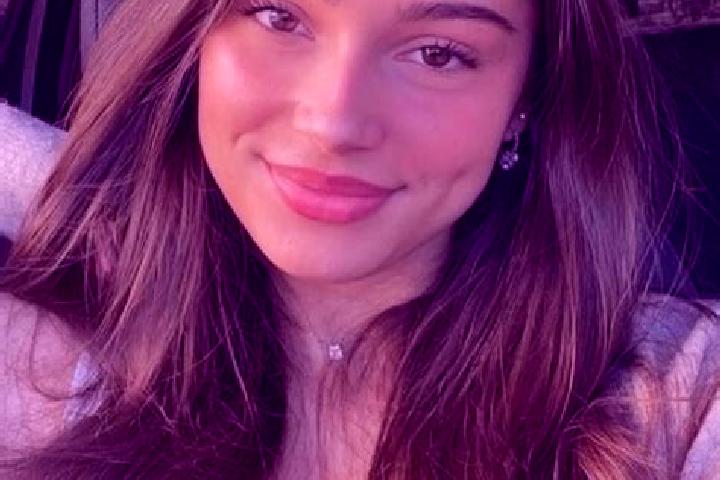 Willow, 24, a chestnut hazel-eyed caucasian companion based in Dzogsool. Offering Travel Companion, Massage. Available for incall and outcall, day and evenin...