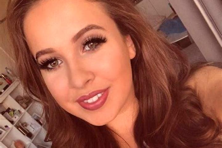 Willow, 24, a red dark-eyed latina companion based in Serbannes. Offering 69, A-Level, Travel Companion. Available for incall and outcall, overnight bookings...