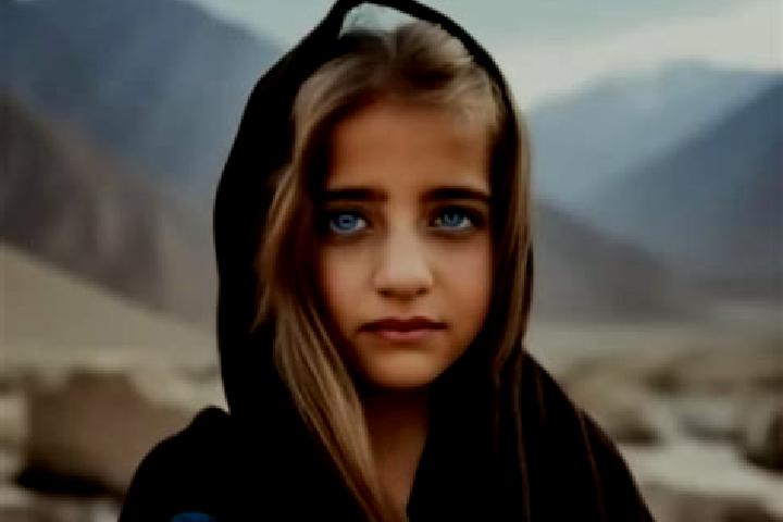 Willow, 25, a dark blonde dark-eyed middle eastern companion based in Parau Negru. Offering Roleplay, Overnight, CIM. Available for incall and outcall, overn...