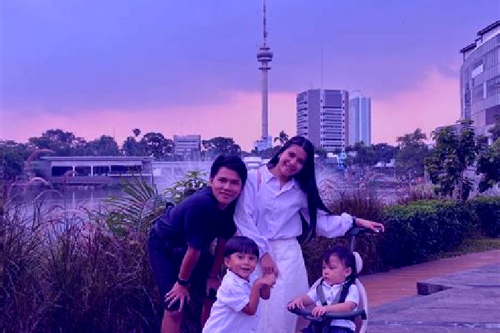 Willow, 25 — Escort in Ciheras, Indonesia