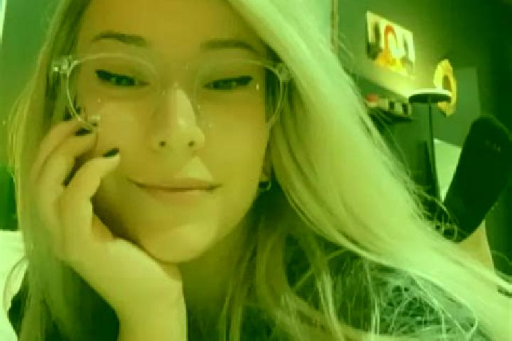 Willow, 26, a blonde amber-eyed mixed companion based in Wawaylan Calocan. Offering Duos, Party Girl, GFE. Available for incall and outcall, overnight bookin...
