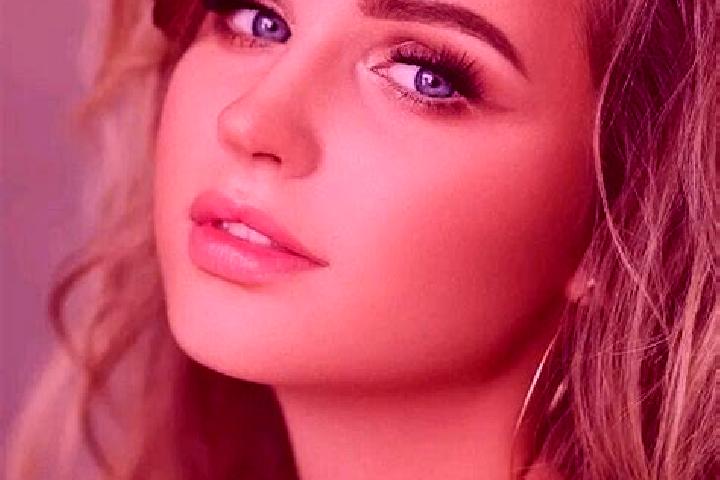 Willow, 26, a dark blonde blue-eyed middle eastern companion based in Jourgnac. Offering Party Girl, A-Level, Roleplay, Deep French Kissing, Massage. Availab...