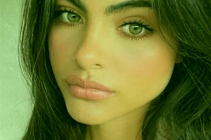 Willow, 27, a brunette dark-eyed ebony companion based in Valdepenas de Jaen. Offering GFE, Dinner Date, Domination, BDSM. Available for incall and outcall, ...