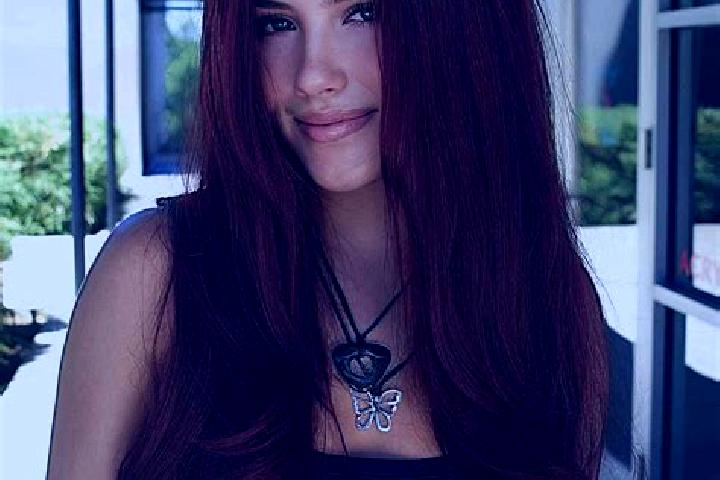 Willow, 28, a auburn dark-eyed latina companion based in Stamna. Offering Girlfriend Experience, Roleplay, OWO. Available for incall and outcall, overnight b...