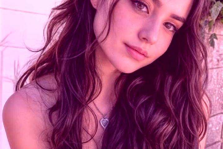 Willow, 28, a chestnut hazel-eyed latina companion based in Anguil. Offering Girlfriend Experience, Roleplay, Striptease, OWO. Available for incall and outca...