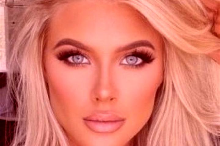 Willow, 29, a platinum blonde amber-eyed ebony companion based in Redovan. Offering Massage, Roleplay, Duos, BDSM. Available for incall and outcall, overnigh...