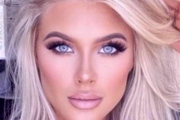 Willow, 29, a platinum blonde amber-eyed mediterranean companion based in Kununurra. Offering OWO, CIM, Fetish, Duos, Girlfriend Experience. Available for in...