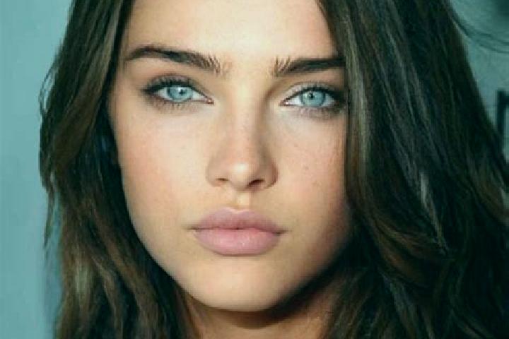 Willow, 30, a brunette grey-eyed mediterranean companion based in Abadszalok. Offering Duos, Roleplay. Available for incall and outcall, day and evening dates.