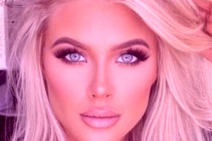 Willow, 32, a platinum blonde hazel-eyed mixed companion based in Konakridee. Offering Massage, OWO, Couples. Available for incall and outcall, day and eveni...