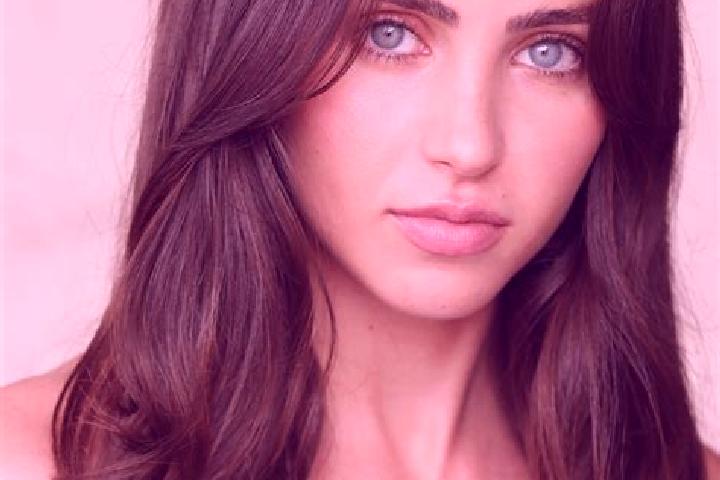 Willow, 33, a brunette grey-eyed caribbean companion based in Teglio. Offering Fetish, Duos, 69, GFE, Striptease. Available for incall and outcall, overnight...