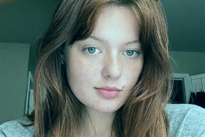 Willow, 33, a red grey-eyed slavic companion based in Maricalom. Offering Dinner Date, Fetish, A-Level, CIM. Available for incall and outcall, day and evenin...