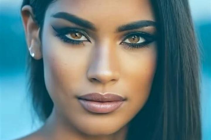 Willow, 34, a red amber-eyed latina companion based in Acipinar. Offering BDSM, Couples, Striptease, Erotic Massage. Available for incall and outcall, overni...