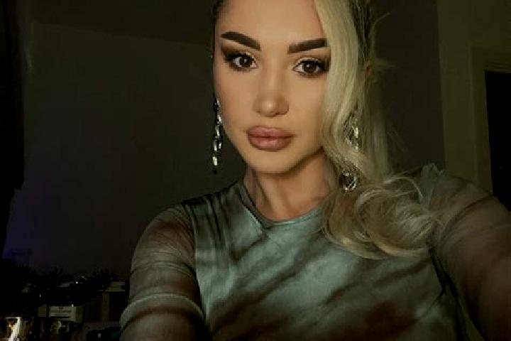 Willow, 37, a red dark-eyed slavic companion based in Wolframs-Eschenbach. Offering BDSM, GFE, Travel Companion, Dinner Date. Available for incall and outcal...