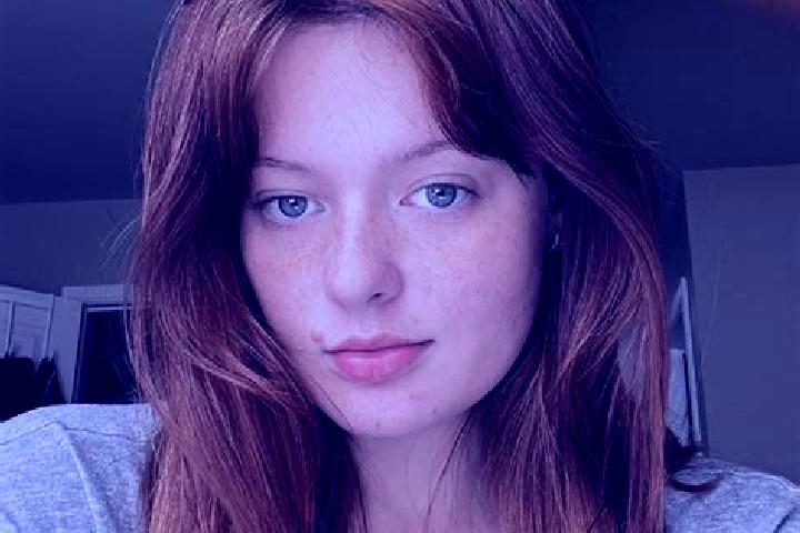 Willow, 38, a auburn blue-eyed slavic companion based in Oizy. Offering 69, Dinner Date, Erotic Massage. Available for incall and outcall, day and evening da...
