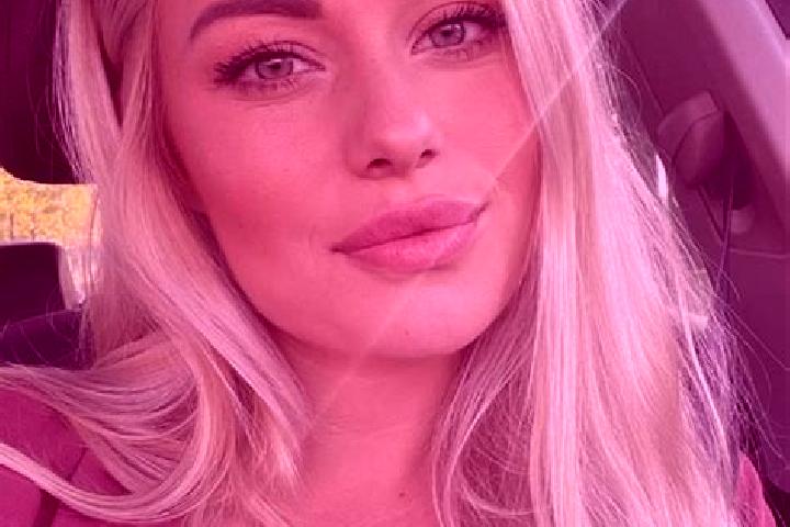 Willow, 38, a blonde hazel-eyed asian companion based in El Sauz. Offering 69, OWO, A-Level. Available for incall and outcall, day and evening dates.