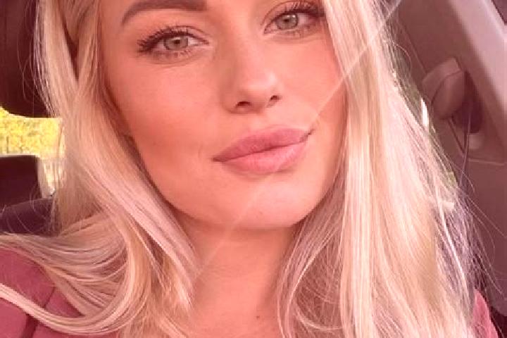 Willow, 38, a blonde hazel-eyed ebony companion based in Nuevo Naranjo. Offering A-Level, Massage, Travel Companion. Available for incall and outcall, overni...