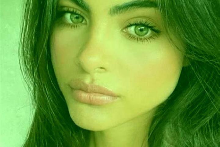 Willow, 38, a brunette dark-eyed middle eastern companion based in Velez-Blanco. Offering Striptease, Girlfriend Experience, Roleplay. Available for incall a...