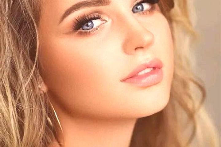 Willow, 38, a dark blonde blue-eyed mediterranean companion based in Seoni Chhapara. Offering Overnight, Erotic Massage. Available for incall and outcall, ov...