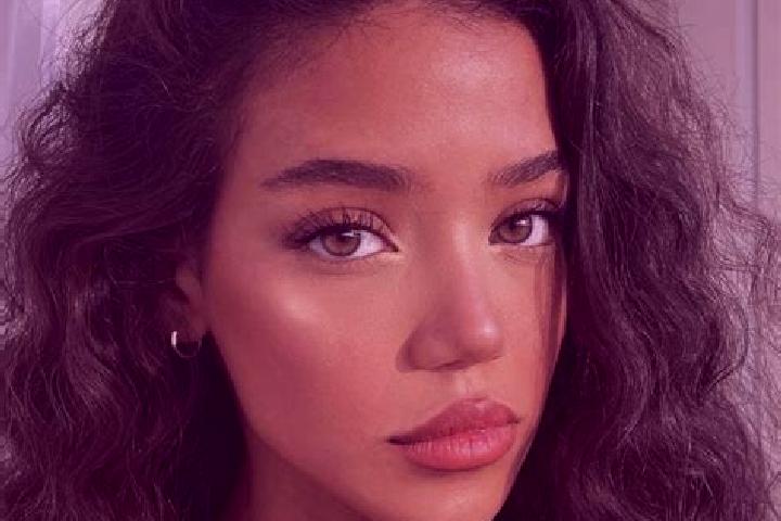 Zoe, 20, a black brown-eyed caucasian companion based in Moorrege. Offering Tantra, Domination, Deep French Kissing. Available for incall and outcall, overni...