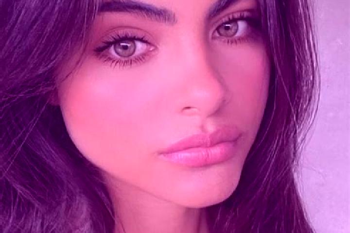 Zoe, 20, a brunette green-eyed indian companion based in Jiulonghu. Offering Couples, CIM, Striptease, Fetish. Available for incall and outcall, overnight bo...