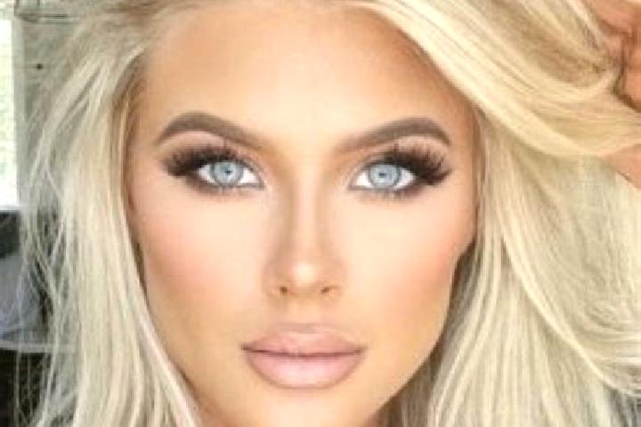 Zoe, 20, a platinum blonde green-eyed latina companion based in Nova Ves nad Zitavou. Offering Deep French Kissing, Couples, CIM, Tantra. Available for incal...