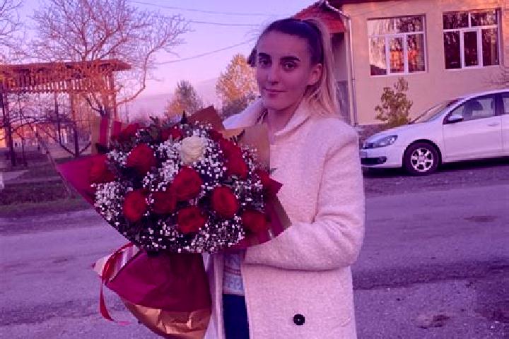 Zoe, 20 — Escort in Bocsig, Romania