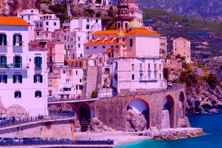 Zoe, 20 — Escort in Borgo Pilonetto, Italy