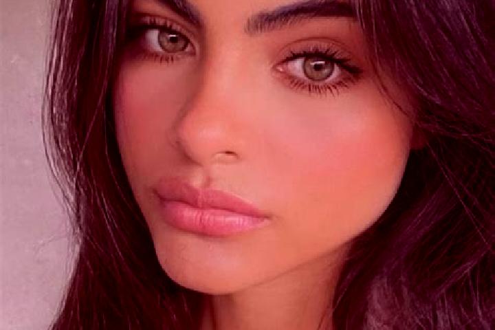 Zoe, 21, a black hazel-eyed european companion based in Okakarara. Offering Erotic Massage, Prostate Massage, Tantra, Overnight. Available for incall and out...