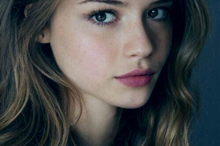 Zoe, 21, a chestnut amber-eyed latina companion based in Cagiallo. Offering Deep French Kissing, Party Girl, GFE, A-Level. Available for incall and outcall, ...