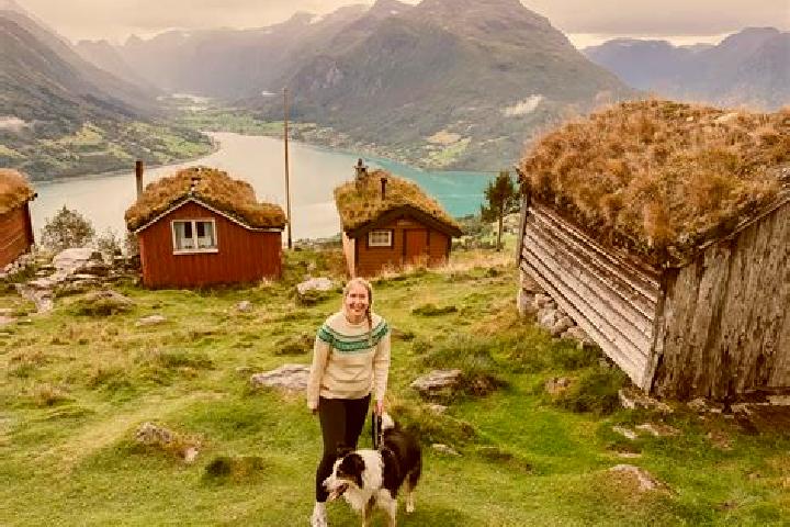 Zoe, 21 — Escort in Kleppesto, Norway