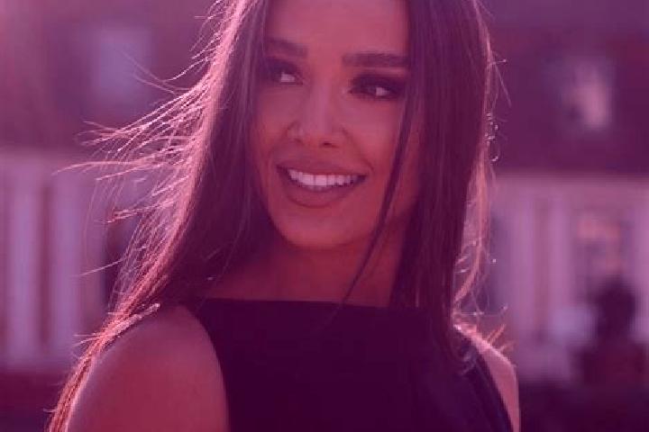 Zoe, 21 — Escort in Rahau, Romania
