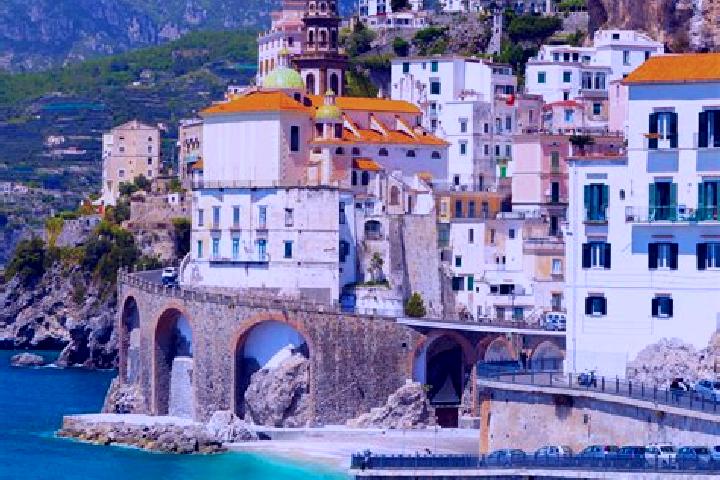 Zoe, 22 — Escort in Campegine, Italy