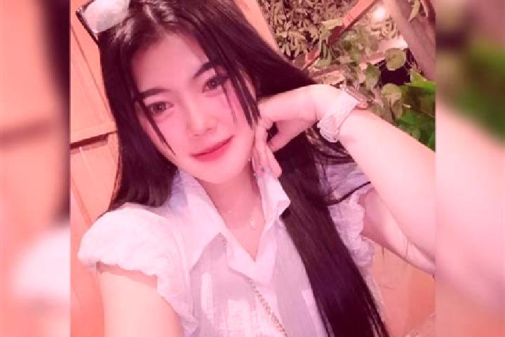 Zoe, 22 — Escort in Kalidawir, Indonesia