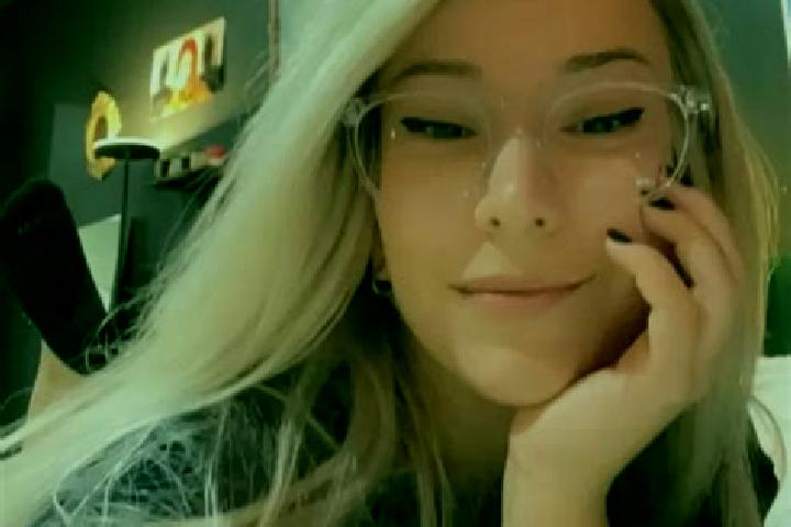 Zoe, 23, a blonde amber-eyed indian companion based in Ville. Offering Dinner Date, GFE, Couples, Erotic Massage. Available for incall and outcall, day and e...