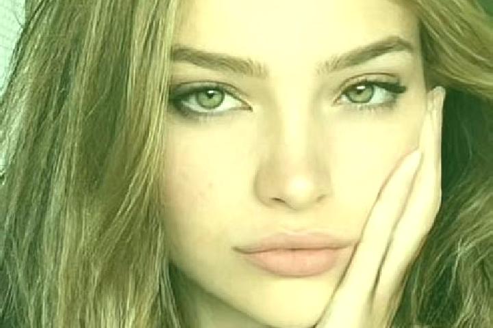 Zoe, 23, a blonde brown-eyed middle eastern companion based in El Robalar. Offering Fetish, Domination, Girlfriend Experience. Available for incall and outca...