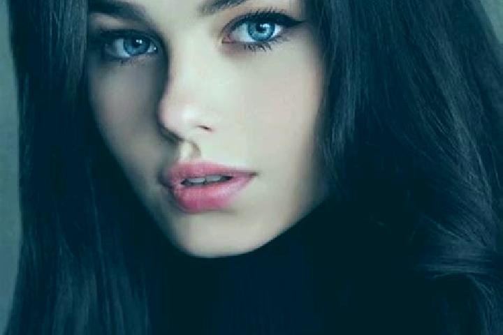 Zoe, 23, a chestnut dark-eyed slavic companion based in Kazanli. Offering Fetish, BDSM, Erotic Massage, OWO. Available for incall and outcall, day and evenin...