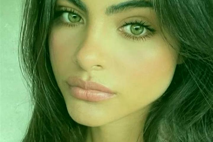 Zoe, 23, a dark blonde brown-eyed indian companion based in Gundagai. Offering Erotic Massage, A-Level, GFE, Striptease. Available for incall and outcall, da...
