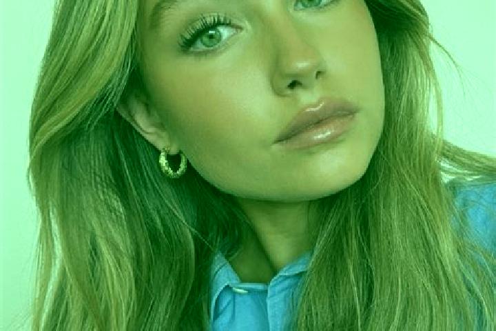 Zoe, 23, a dark blonde green-eyed mediterranean companion based in Skidzin. Offering Overnight, OWO, CIM, Couples, Erotic Massage. Available for incall and o...