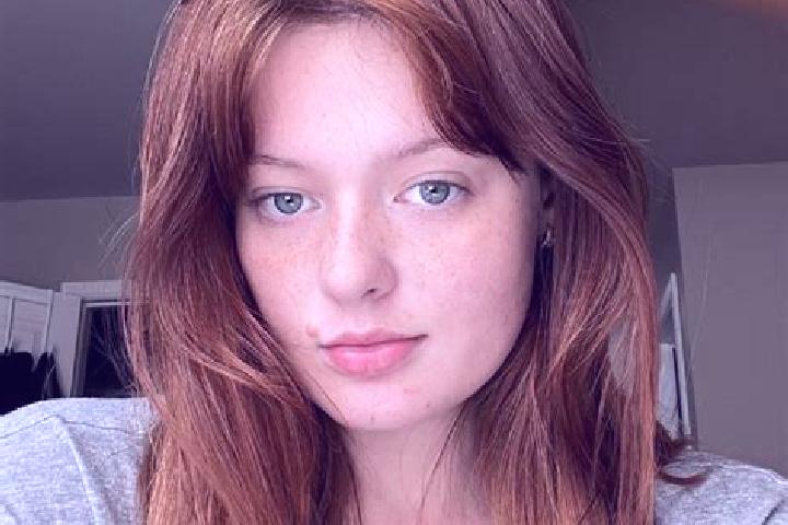 Zoe, 23, a red brown-eyed european companion based in Rybitvi. Offering Dinner Date, Party Girl, Massage. Available for incall and outcall, overnight booking...