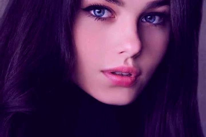 Zoe, 23, a red dark-eyed caucasian companion based in Hetzles. Offering Erotic Massage, A-Level, Fetish, Domination. Available for incall and outcall, day an...