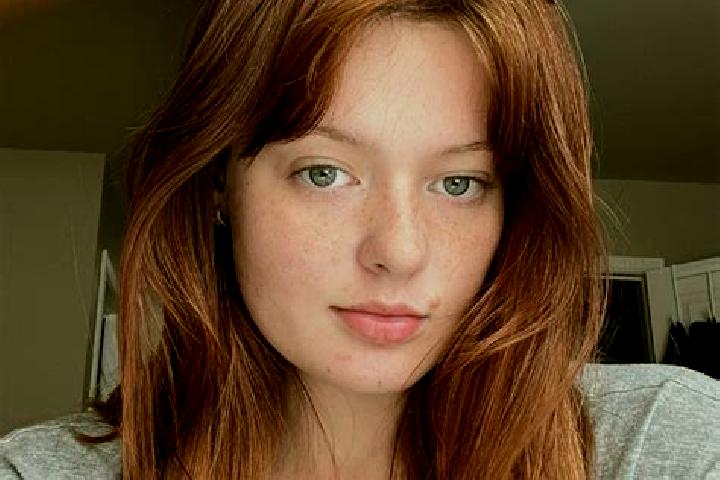 Zoe, 23, a red green-eyed caucasian companion based in Kalna. Offering GFE, Massage, Couples. Available for incall and outcall, day and evening dates.