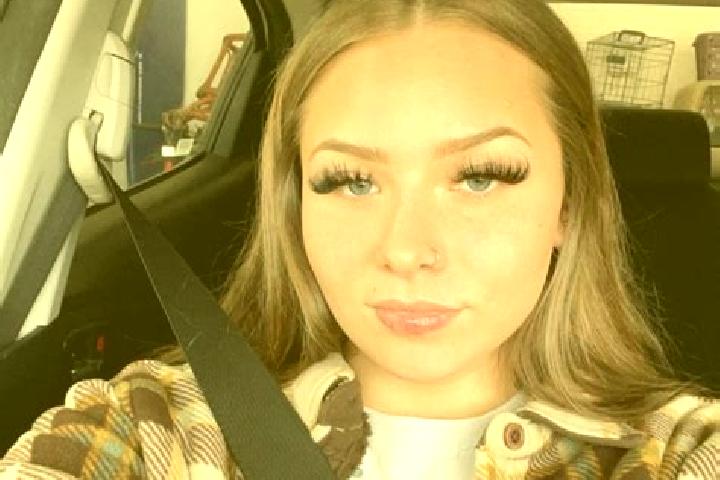 Zoe, 23 — Escort in Finley, United States