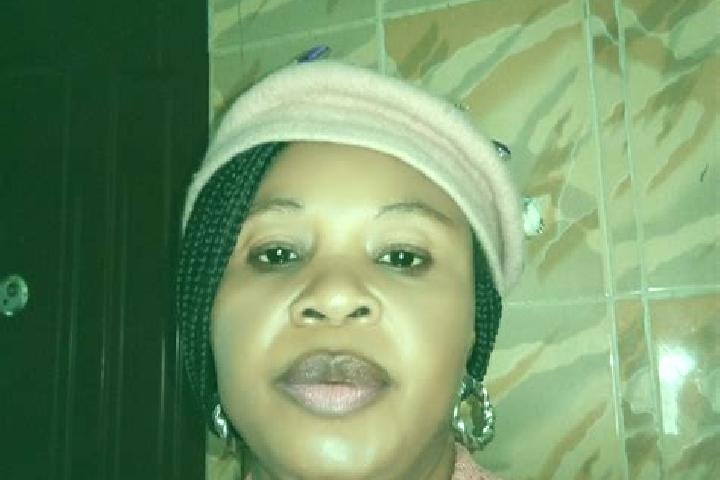 Zoe, 23 — Escort in Glo Djekro, Ivory Coast