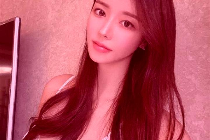 Zoe, 23 — Escort in Luesigang, China