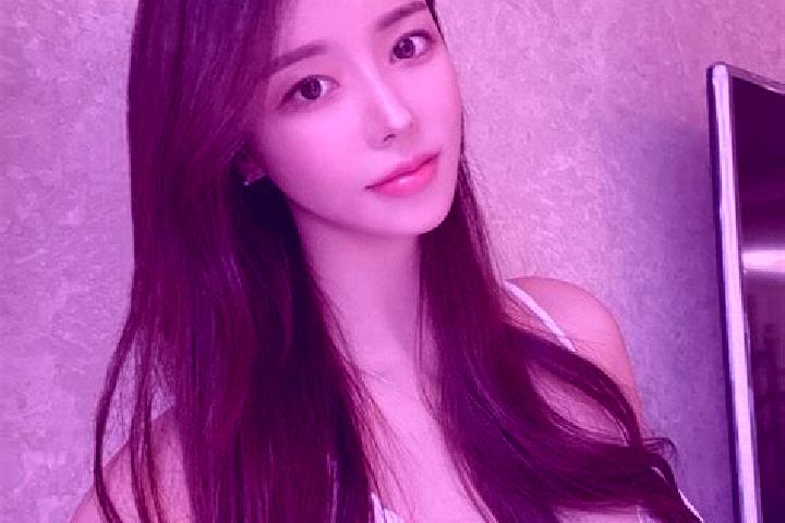 Zoe, 23 — Escort in Numakunai, Japan