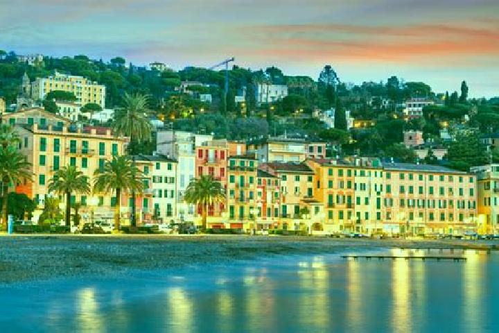 Zoe, 23 — Escort in Villanova Santa Margherita, Italy