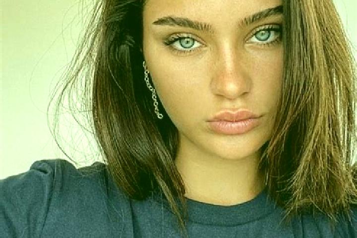Zoe, 24, a brunette dark-eyed caribbean companion based in Sminthi. Offering GFE, Deep French Kissing, Fetish, Couples, Striptease. Available for incall and ...